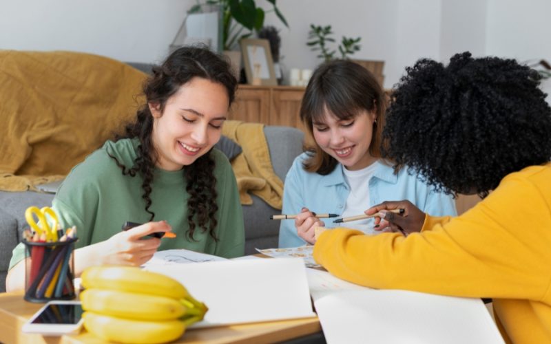 Educação Financeira para Jovens: Construindo Hábitos Saudáveis Desde Cedo